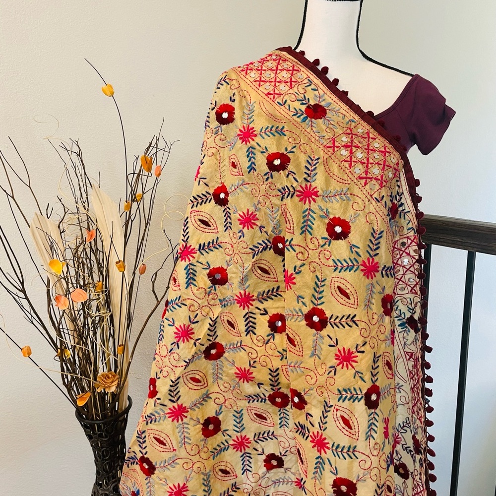 Pulkari Dupatta